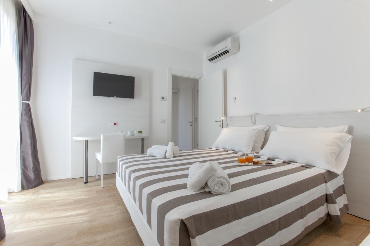 Hotel Houston Suites ريميني المظهر الخارجي الصورة