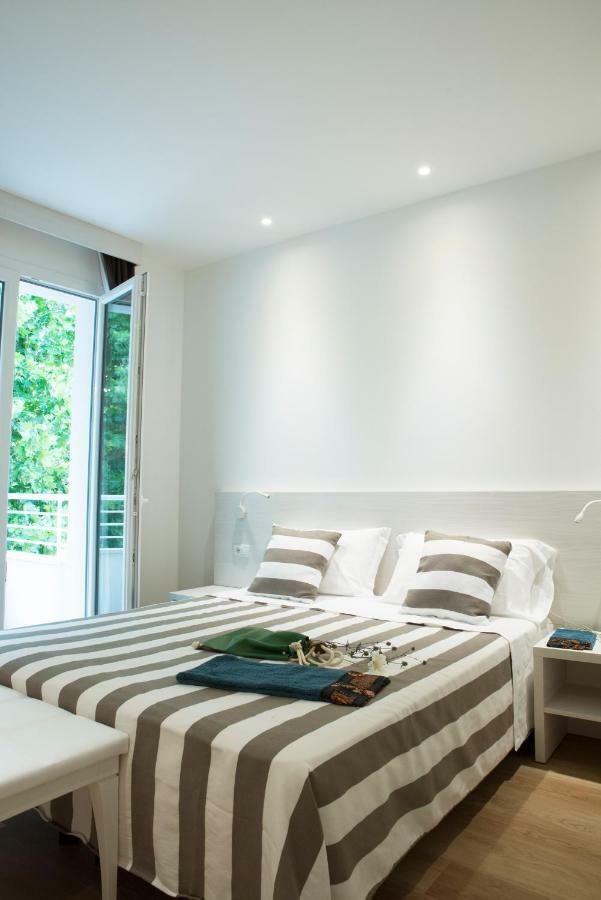 Hotel Houston Suites ريميني المظهر الخارجي الصورة